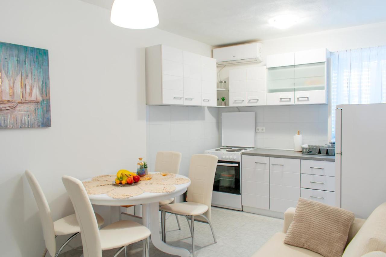 Apartman Karmen Lejlighed Kaštela Eksteriør billede